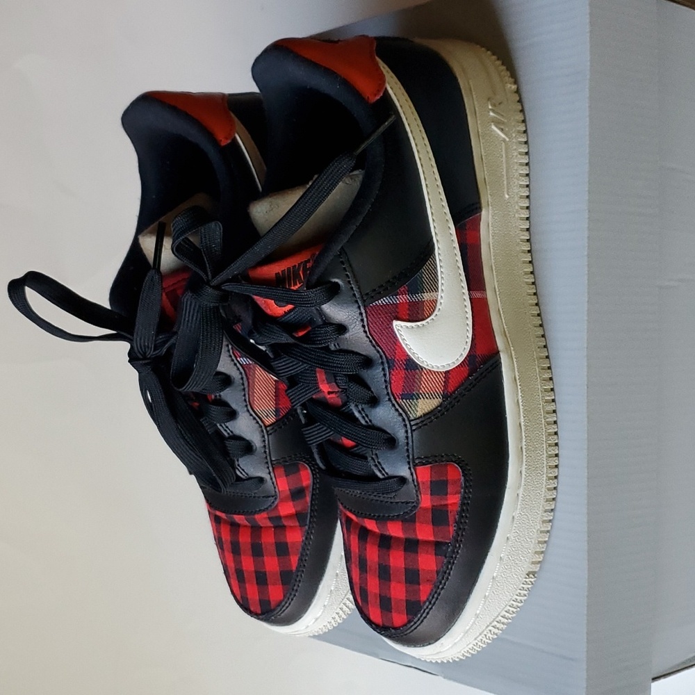 NIKE AIR FORCE 1 sz5
